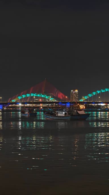 Da Nang in 5 Days — Diving, Scooters and Saigon Traffic